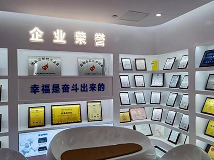 Che ne dici di Iwill Mini PC?